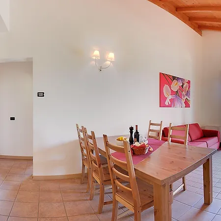 מלון דירות Alice 3*